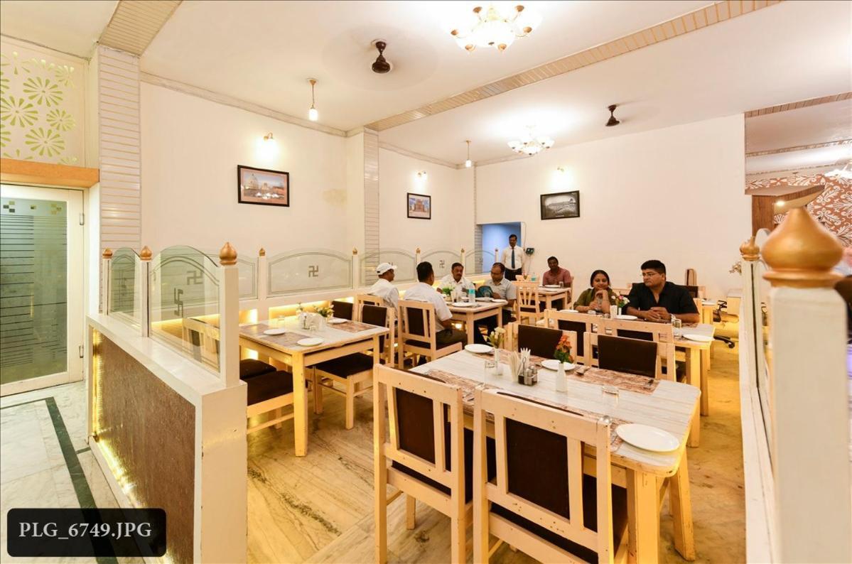 Hotel Chanakya Agra  Eksteriør bilde