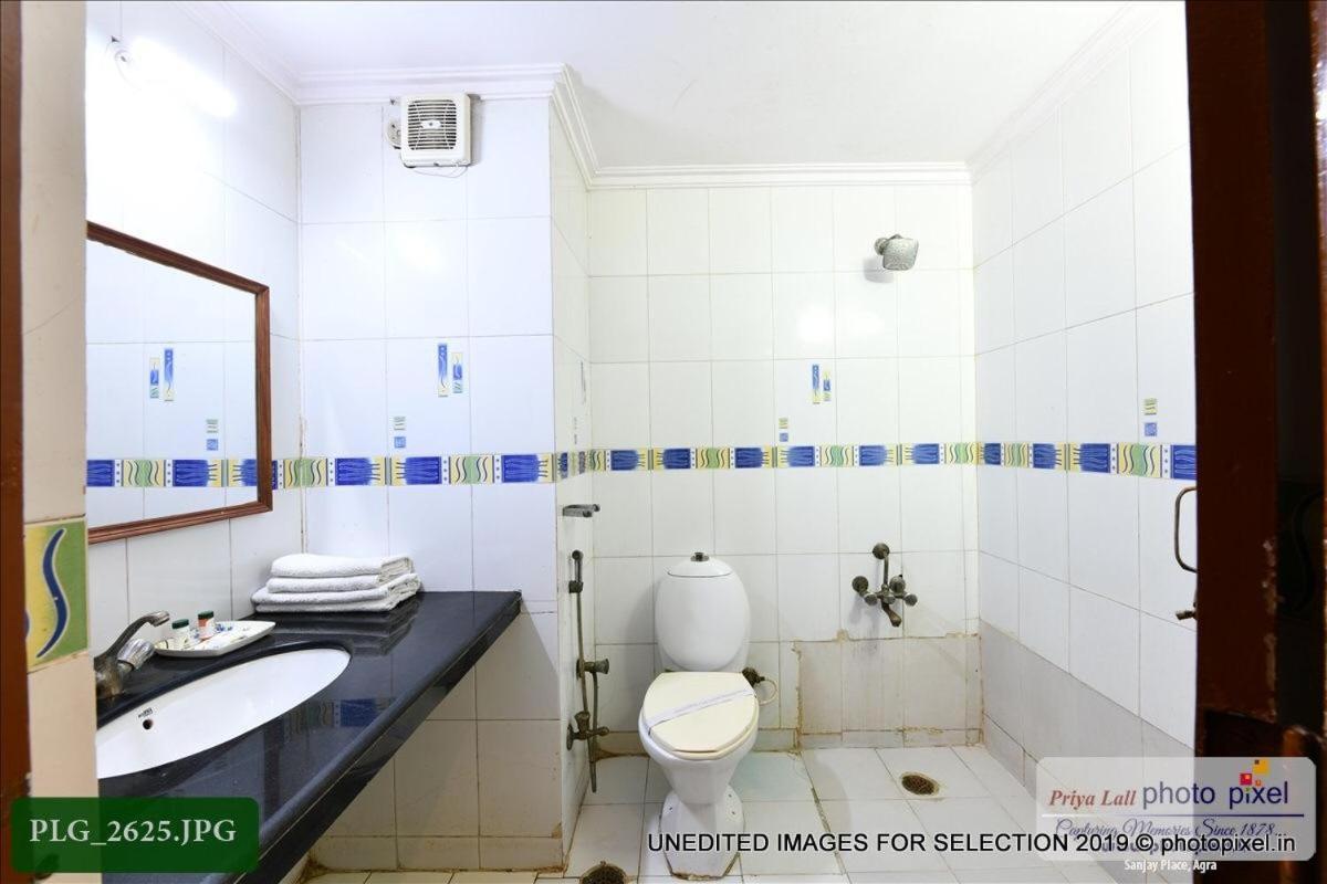 Hotel Chanakya Agra  Eksteriør bilde